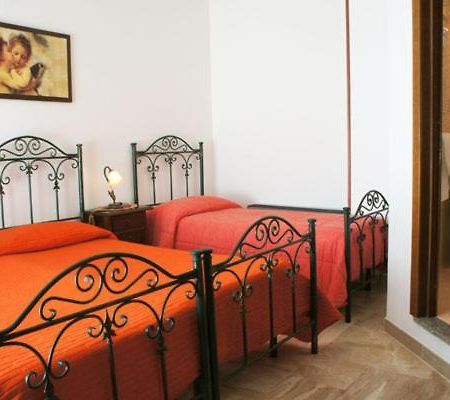 La Coccinella Bed and Breakfast Lecce Habitación foto